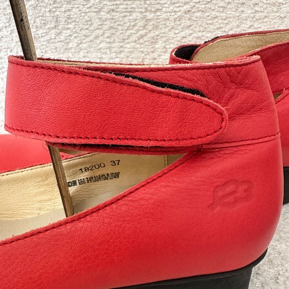 Red Holland Shoes - Picture 4 of 5